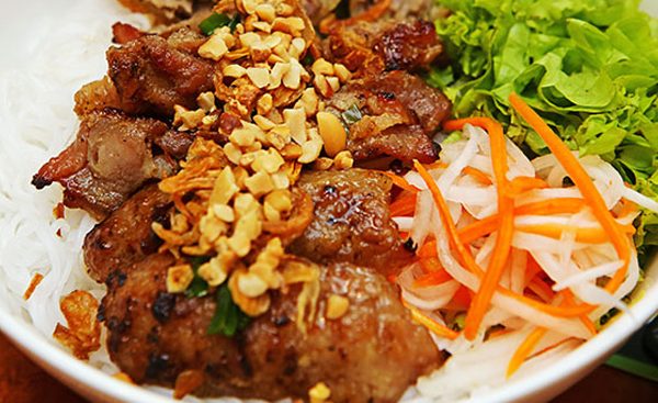 Ăn bún thịt nướng ở Sài Gòn ngon quá nên học ngay công thức chế biến
