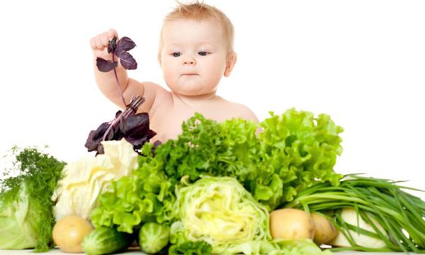 Những lưu ý về dinh dưỡng khi con trẻ lên 1 bố mẹ cần ghi nhớ